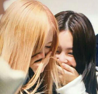 it's kinda hot in here | chaennie